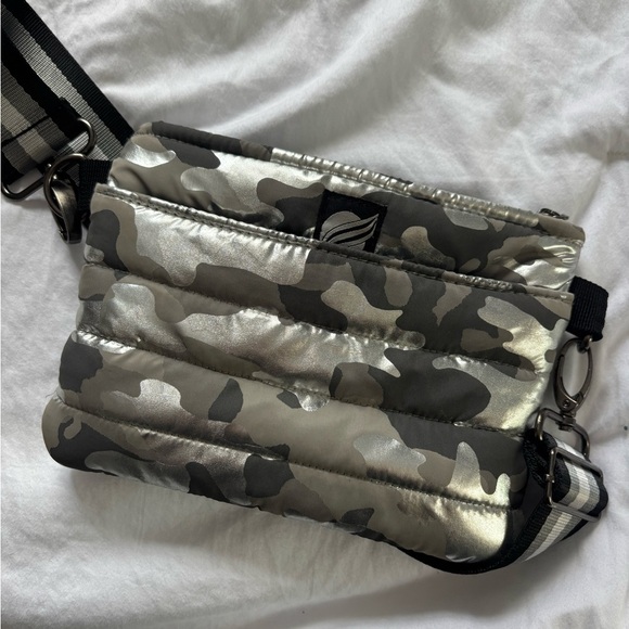 THINK ROYLN Silver and Black Camouflage Shoulder Bag - Picture 4 of 5